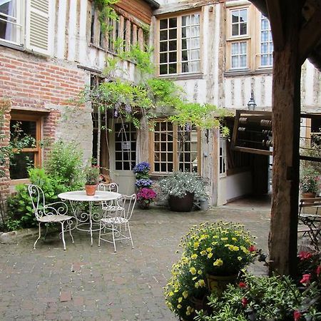 Chambres d'Hôtes A L'ecole Buissonniere Honfleur Exterior foto