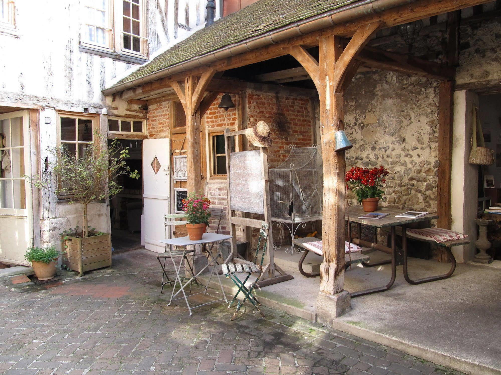 Chambres d'Hôtes A L'ecole Buissonniere Honfleur Exterior foto