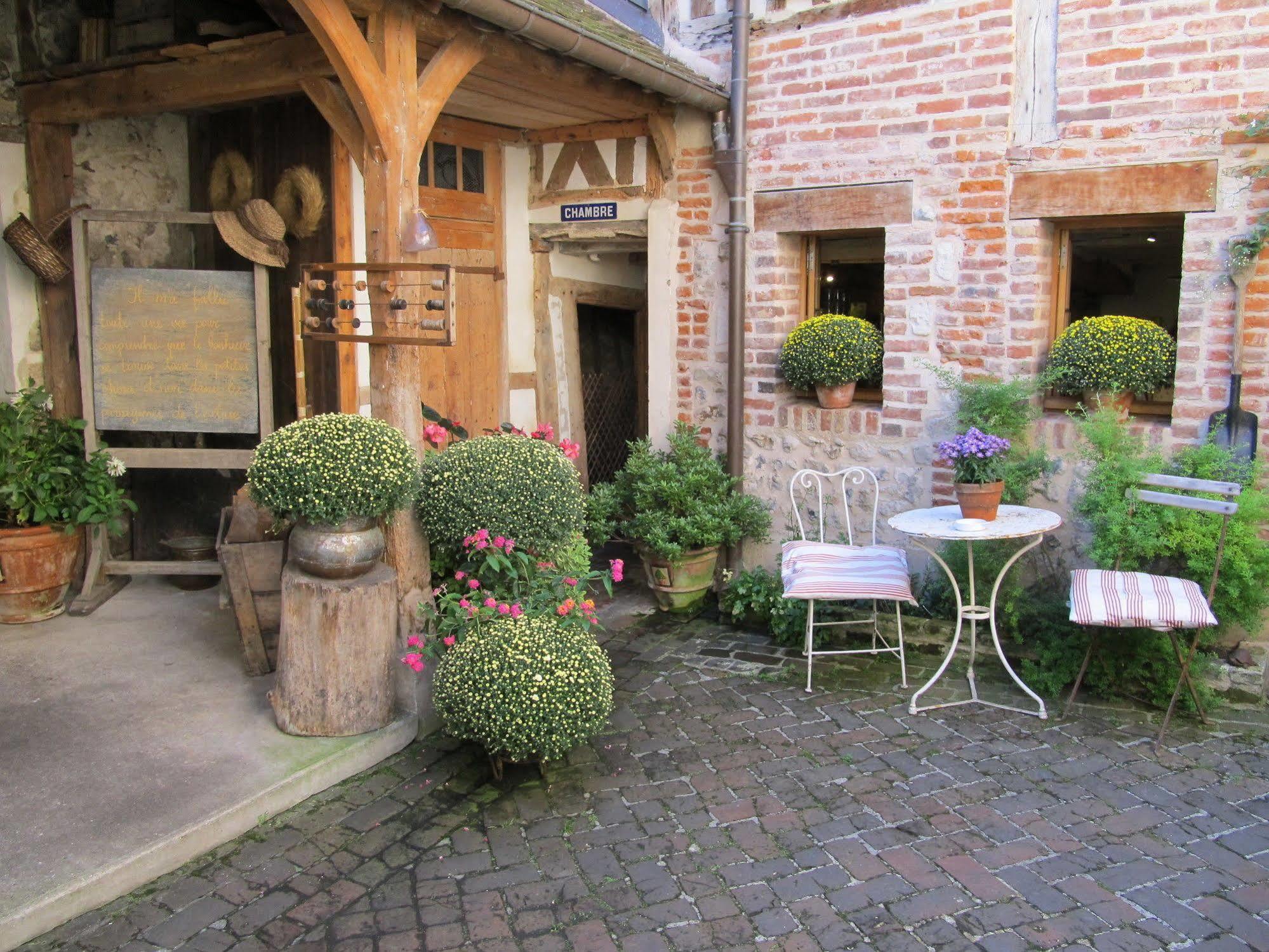Chambres d'Hôtes A L'ecole Buissonniere Honfleur Exterior foto